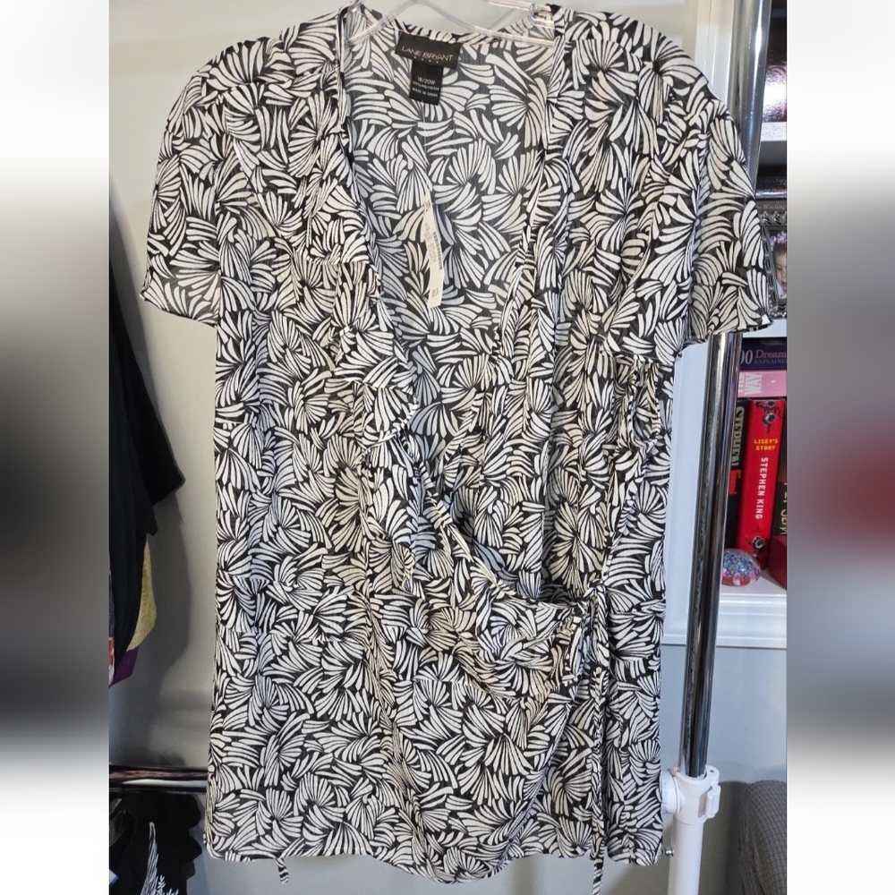 Black and White Leaf Print Wrap Top